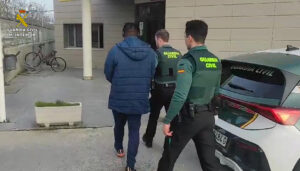 La Guadia Civil detiene a una persona en Azuqueca de Henares por hurto, estafa y falsificación de documento mercantil