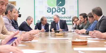 La Junta destinará en los próximos cuatro años 32,5 millones al girasol, las aromáticas, la apicultura, las razas autóctonas y las zonas de montaña