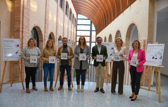 La Junta distribuye 25.000 folletos y carteles adaptados a lectura fácil sobre centros de la mujer y recursos contra la violencia de género