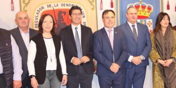 La Junta renovará su apoyo a Fenavin para impulsar la calidad, el valor añadido y la internacionalización de los vinos de la región