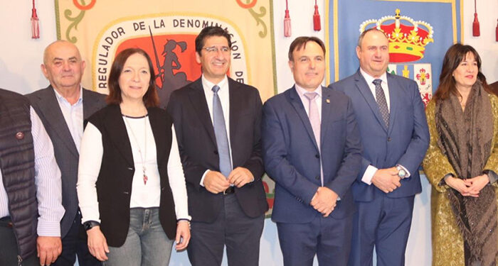 La Junta renovará su apoyo a Fenavin para impulsar la calidad, el valor añadido y la internacionalización de los vinos de la región