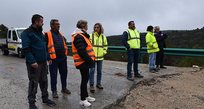 La Junta retoma las obras de reconstrucción de la carretera CM-2201 con las voladuras para el préstamo de materiales 1 La Junta retoma las obras de reconstrucción de la carretera CM-2201 con las voladuras para el préstamo de materiales