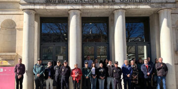 La Subdelegación del Gobierno en Cuenca celebra un minuto de silencio tras la confirmación como violencia de género del asesinato de una mujer en Las Palmas