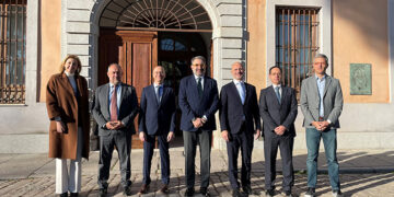 La UCLM y Bayer crean la Cátedra de Inteligencia Artificial aplicada a la Salud