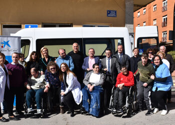 La asociación AFAMIT de Tarancón estrena nuevo vehículo adaptado gracias a la colaboración público-privada