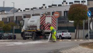 La limpieza integral de los barrios actuará en el Remate de las Cañas hasta mediados de marzo