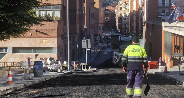 Las obras de La Paz avanzan hacia su finalización con el asfaltado y preparación de adoquinado e instalación de elementos