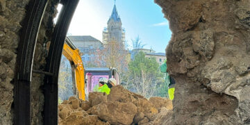 Las obras del paso peatonal bajo el Puente de la Trinidad implican el corte del tráfico el lunes de 22:00 a 00:00 horas