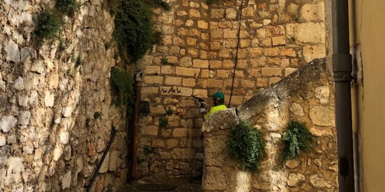 El Ayuntamiento de Cuenca impone dos nuevas sanciones a grafiteros tras su identificación por Policía Nacional 1 El Ayuntamiento de Cuenca impone dos nuevas sanciones a grafiteros tras su identificación por Policía Nacional