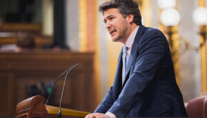 López Maraver lidera una ofensiva parlamentaria para defender a los ganaderos ante los ataques de lobo