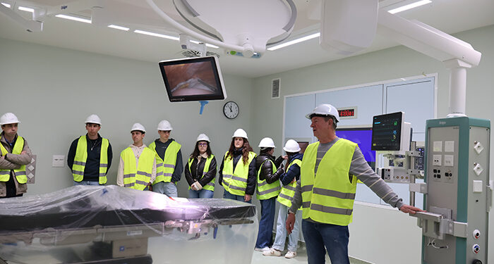 Los alumnos de Ingeniería Biomédica de la UCLM conocen el aparataje y la alta tecnología del nuevo Hospital Universitario de Cuenca 1 Los alumnos de Ingeniería Biomédica de la UCLM conocen el aparataje y la alta tecnología del nuevo Hospital Universitario de Cuenca