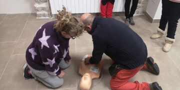 PRODESE dota de 70 desfibriladores a pueblos de su comarca para intentar salvar vidas en casos de emergencia sanitaria
