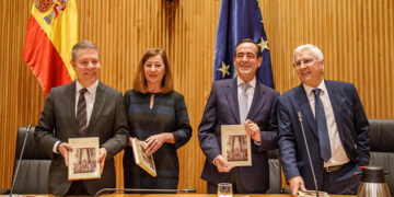 Page subraya la lealtad a la Constitución y “el sentido común” como principales aportaciones de Castilla-La Mancha a la democracia española