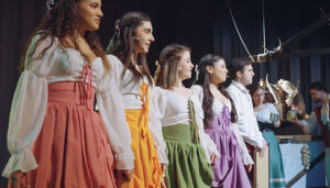 Todo listo para el estreno de La Bella y la Bestia, el nuevo musical del Grupo de Teatro de Salesianos Guadalajara