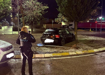 Un conductor tiene un accidente en la Avenida del Mediterráneo de Cuenca y se da a la fuga: un familiar lo identifica
