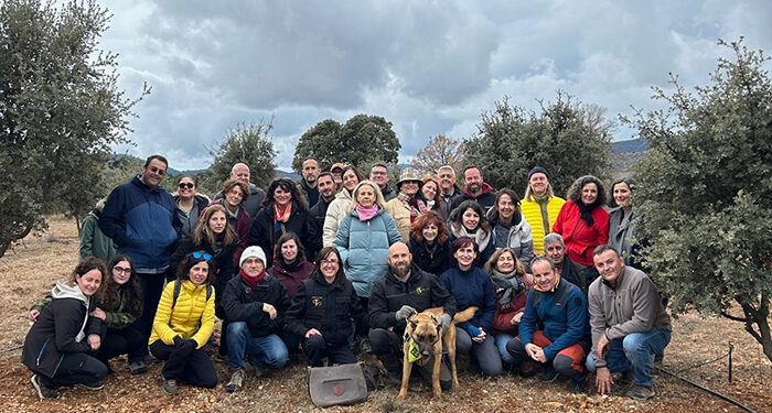 Unas cuarenta personas disfrutan de la ruta de la Serranía Baja de Cuenca con Elige Cuenca 1 Unas cuarenta personas disfrutan de la ruta de la Serranía Baja de cuenca con Elige Cuenca