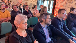 La subdelegada del Gobierno en Cuenca y el subdirector de Iniciativas contra la Despoblación de MITECO asisten al I Encuentro de Holapueblo