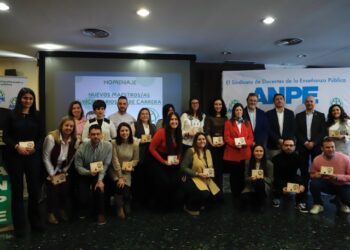 ANPE Cuenca premia la innovación y homenajea a los nuevos maestros funcionarios de carrera y a los docentes jubilados