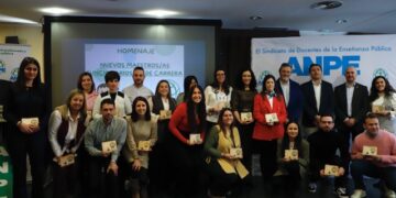 ANPE Cuenca premia la innovación y homenajea a los nuevos maestros funcionarios de carrera y a los docentes jubilados