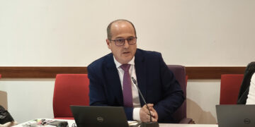 Alberto Rojo lamenta que Guarinos se oponga a que “recibamos 5.000 millones por la quita de la deuda y a destinarlos a educación y sanidad”