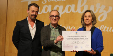 Carlos Cánovas, recoge el premio ‘Santiago Bernal’ a su trayectoria fotográfica