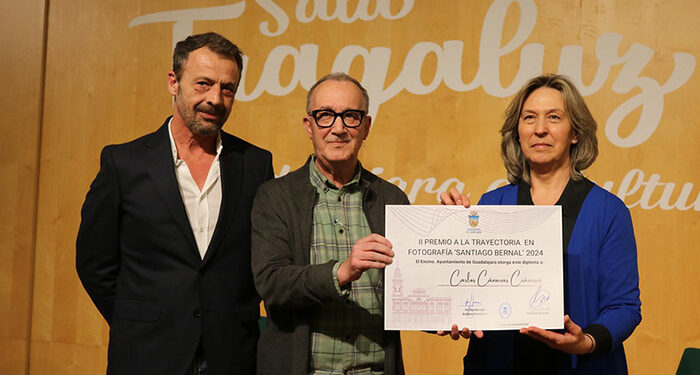Carlos Cánovas, recoge el premio ‘Santiago Bernal’ a su trayectoria fotográfica