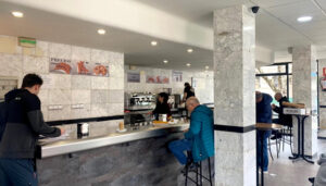 Cierra la Churrería de la Plaza del Mercado de Cuenca acusando al Ayuntameinto de "ignorar sus responsabilidades"