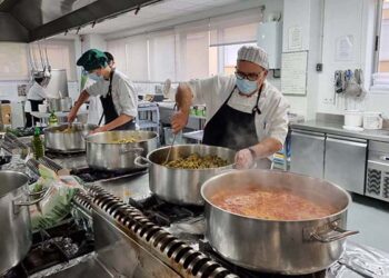 “Comida sobre Ruedas” hace balance de 2024, con más de 2.500 menús servidos en Cabanillas del Campo
