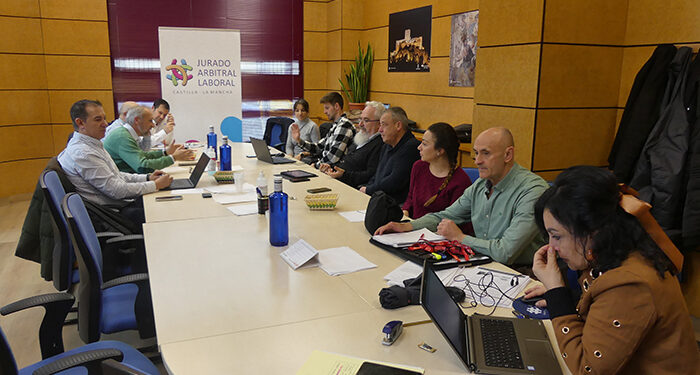 Constituida la mesa de negociación del convenio colectivo del comercio de Cuenca