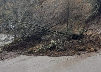 Cortada la CM-10 por balsa de agua y la GU-211 entre Palancares y Valverde de los Arroyos por rocas y barro 6 Cortada la CM-10 por balsa de agua y la GU-211 entre Palancares y Valverde de los Arroyos por rocas y barro