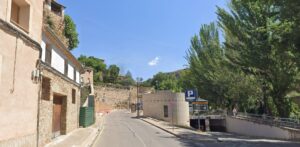 Corte de carril en el Paseo del Huécar por las obras de los remontes mecánicos al Casco Antiguo de Cuenca