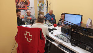Cruz Roja Cuenca y Radio Iniesta lanzan “Historias de Aquí”, un espacio donde las personas mayores toman la palabra