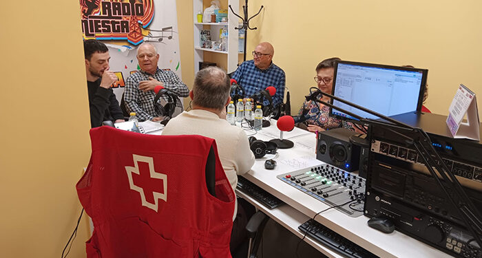 Cruz Roja Cuenca y Radio Iniesta lanzan “Historias de Aquí”, un espacio donde las personas mayores toman la palabra