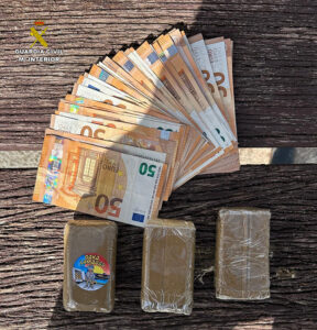 Detenido en Azuqueca con tres tabletas de hachís y 1.700 euros en efectivo