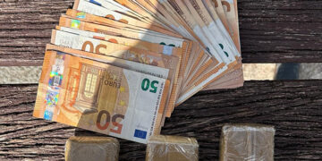 Detenido en Azuqueca con tres tabletas de hachís y 1.700 euros en efectivo
