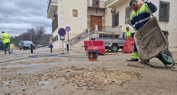 El Ayuntamiento de Cuenca actúa en la mejora del pavimento del Casco Antiguo de cara a Semana Santa 1 El Ayuntamiento de Cuenca actúa en la mejora del pavimento del Casco Antiguo de cara a Semana Santa