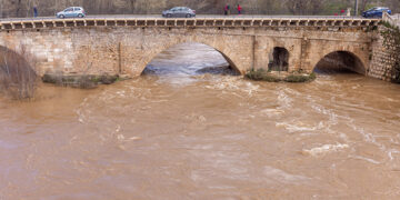 El Ayuntamiento de Guadalajara traslada a la Junta su preocupación por el estado del Puente Árabe tras las recientes crecidas del río