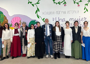 El IESO Aries XXI de Valdeluz inaugura su espacio violeta: «Una mujer, una historia poderosa» El IESO Aries XXI de Valdeluz inaugura su espacio violeta: «Una mujer, una historia poderosa»