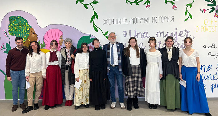 El IESO Aries XXI de Valdeluz inaugura su espacio violeta: "Una mujer, una historia poderosa" 1 El IESO Aries XXI de Valdeluz inaugura su espacio violeta Una mujer, una historia poderosa