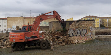 El cargador de ganado de la estación de tren de Cuenca, incluido en la Lista Roja de Patrimonio, ya es sólo escombros