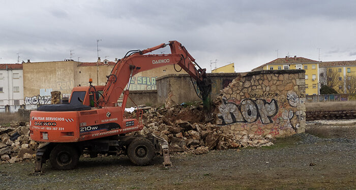 El cargador de ganado de la estación de tren de Cuenca, incluido en la Lista Roja de Patrimonio, ya es sólo escombro 1 El cargador de ganado de la estación de tren de Cuenca, incluido en la Lista Roja de Patrimonio, ya es sólo escombros