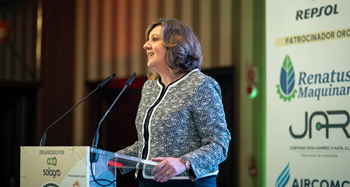 El sector agroalimentario aporta el 7,5 por ciento del Valor Añadido Bruto de la economía regional, cinco puntos por encima de la media nacional 1 El sector agroalimentario aporta el 7,5 por ciento del Valor Añadido Bruto de la economía regional, cinco puntos por encima de la media nacional