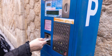 El sistema de recarga de tarjetas de transporte urbano de Guadalajara se verá ampliado con quioscos informáticos que permitirán la recarga con tarjeta bancaria