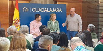 Esperanza Aguirre protagoniza en Guadalajara una nueva jornada de los ‘Jueves Populares’