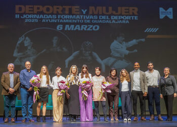 Éxito de la Jornada Deporte y Mujer en el Teatro Buero Vallejo con el aforo completo