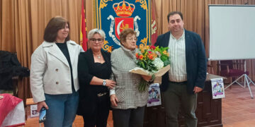 Gabi Mora homenajeada en Huete en el Día Internacional de la Mujer