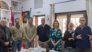 Guarinos comparte la jornada de convivencia y fiesta de la matanza con el Hogar Extremeño