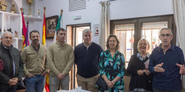 Guarinos comparte la jornada de convivencia y fiesta de la matanza con el Hogar Extremeño