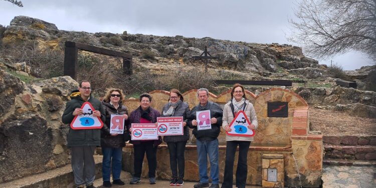Cardenete celebra el Día Mundial del Agua con su Abrazo a la Madre Tierra 1 Imagen de WhatsApp 2025 03 22 a las 16.01.24 0e22693a