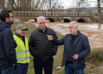 José Luis Vega muestra su apoyo a los alcaldes de pueblos afectados por crecidas de ríos de la provincia